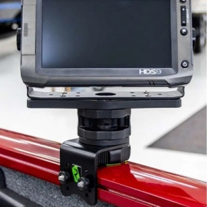 Bază Universală Railblaza Gunnel Track Mount HEXX – Platformă robustă din aluminiu pentru montarea accesoriilor heavy-duty pe șinele laterale ale ambarcațiunilor.