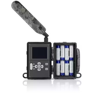 Camera monitorizare ZEISS Secacam 5 5MP GPS LTE cu bliț infraroșu invizibil, destinată monitorizării vânatului și faunei sălbatice în condiții variate de teren.