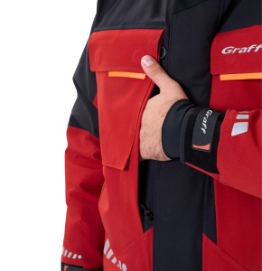 Costum tehnic de iarnă Graff WARMGUARD Winter Set 219-O-B-4, jachetă și pantalon de culoare oliv, echipat cu membrană BRATEX de 25.000mm, izolație SUBZERO, finisaj hidrofob DRY CARE și fermoare etanșe YKK AquaGuard