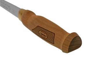 Cuțit Filetat Marttiini Superflex 15 – Lamă extra-flexibilă de 150mm din oțel inox, mâner din mesteacăn cu model laser și teacă din piele închisă la culoare.