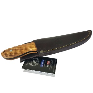 Cuțit de vânătoare Miguel Nieto Viking cu lamă de 10.5cm din oțel 440C, construcție Full Tang și mâner ergonomic din lemn de măslin.