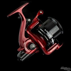 Mulinetă de înaltă performanță Team Feeder By Döme Long Cast Pro 6000 – Model feeder de distanță generația 2025 cu mecanism Worm Shaft, tambur de 67mm cu 2 clipsuri, greutate 550g și sistem de siguranță Rotor Brake.
