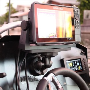 Platformă Suport Sonar Rotativ Railblaza HEXX – Sistem ultra-robust cu două axe de reglare, capabil să susțină sonare de până la 5kg, dotat cu bază HEXX detașabilă