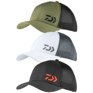 Șapcă tehnică de pescuit Daiwa Pro Performance Black/Red – Model original cu plasă ventilată în spate, margini elastice interioare și logo premium brodat D-Vec roșu, ideală pentru protecție solară la spinning și crap.