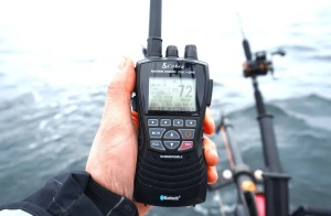 Statie VHF portabila Cobra Marine MR HH600 GPS BT EU 6W cu DSC Clasa D Bluetooth si corp plutitor IPX8