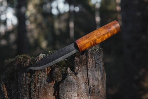 Cuțit Helle Viking, Oțel Carbon Triplu Laminat, Mesteacăn Curly, 110mm