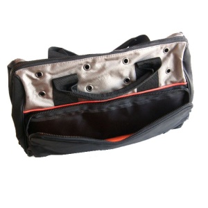 Geantă de teren Garmin Field Bag – Soluție durabilă și organizată pentru transportul sistemelor GPS de vânătoare și al accesoriilor