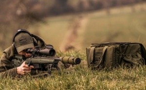 Geantă profesională pentru poligon și muniție Mauser Range Bag Olive cu separatoare interioare și sistem MOLLE.