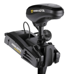 Motor electric de trolling pentru proza bărcii Minn Kota PowerDrive 45lb 12V cu lungimea axului de 137cm, echipat cu sistem de poziționare GPS, funcție de ancoră digitală Spot-Lock, elice anti-vegetație și micro telecomandă wireless inclusă.