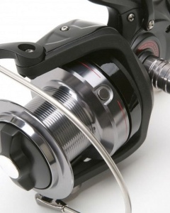Mulineta Daiwa Windcast BR LD 5500 – Big Pit compact pentru pescuit la crap, cu Worm Shaft, frână micrometrică și tambur long cast pentru lansări precise.