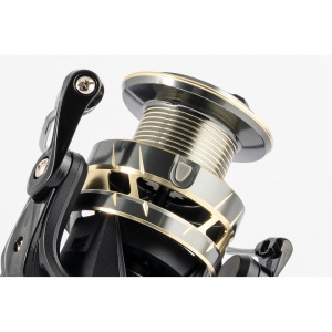 Mulinetă Trabucco Winch HD – Construcție solidă din grafit, tambur din aluminiu cu profil în V și manivelă de forță pentru tracțiune superioară.