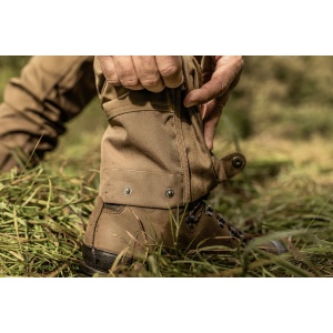 Pantaloni tehnici de vânătoare Mauser Stalker Pants Tobacco cu panou dorsal elastic și întărituri antiuzură