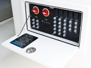 Selector Blue Sea m-Series Mini Dual Circuit Plus – Managementul energiei la nivel profesional, într-un format ultra-compact pentru siguranță deplină