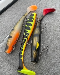 Shad Lucky John Kubira 3D Swim Shad 18cm – nalucă cu corp fusiform, detalii 3D realiste și vibrație amplă a cozii, ideală pentru știucă, șalău și somn