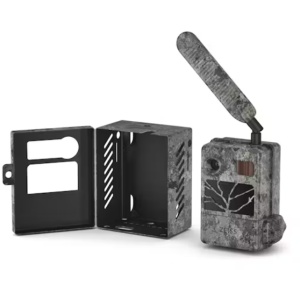 Camera monitorizare ZEISS Secacam 3 3MP GPS LTE cu bliț infraroșu invizibil, destinată monitorizării vânatului și faunei sălbatice în condiții variate de teren.