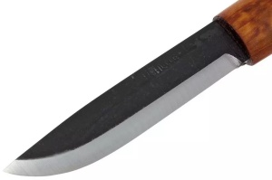 Cuțit Helle Viking – Model istoric robust cu lamă de 110mm din oțel carbon triplu laminat, finisaj rustic și mâner din mesteacăn curly.