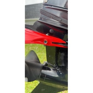 Hydrofoil StingRay HyperFoil 500 (HyperSpeed Red) pentru motoare de 4 - 300 CP – Stabilizator nautic premium de performanță, montaj hibrid flexibil și nivel mediu de ridicare a provei.