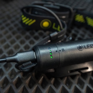 Lanternă tactică reîncărcabilă Ledlenser TAC7R 3200 lumeni cu sistem Multi-Lens, inel Mode Select Ring și protecție IP68.