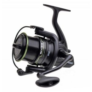Mulinetă Formax Accela Distance Feeder 6500 – Detaliu tambur Long Cast, sistem Worm Shaft și manivelă metalică înșurubabilă.