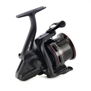 Mulinetă Formax Visage Power Feeder 5000 – Detaliu tambur Long Cast, clipsuri bicolore și mecanism Worm Shaft pentru performanță extremă.