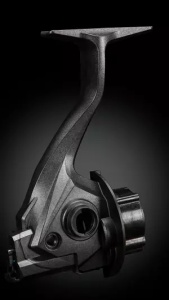 Mulinetă Spod Okuma Obsidian – Cadru C-40X de 500g, recuperare ultra-rapidă 121cm/tur și sistem de oscilație super-lentă pentru distanță maximă.