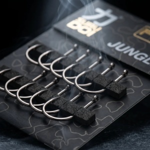 Carlige crap PB Products Surudoi Jungle Hook PTFE din otel japonez forjat cu tija scurta si varf beaked point pentru agataturi severe.