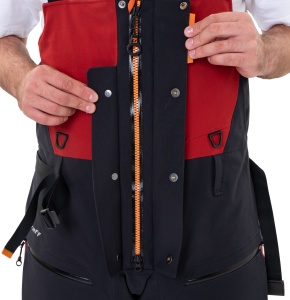 Costum tehnic de iarnă Graff WARMGUARD EXTREME Winter Set 220-O-B-4 de culoare oliv, echipat cu membrană BRATEX de 25.000mm, izolație termică SUBZERO pentru ger extrem de până la –50°C, finisaj DRY CARE și fermoare YKK AquaGuard.
