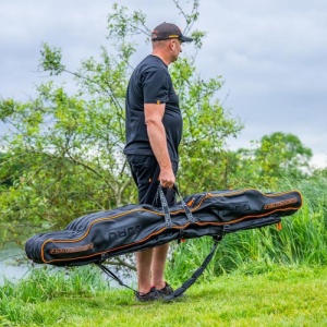 Husă Guru Fusion Rod Holdall 10 Plus+ – Detaliu compartimentare 5 secțiuni și design ergonomic pentru 10 lansete echipate