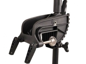 Motor electric Haswing Osapian 55lbs – vedere laterală, manetă telescopică și montaj pe oglinda bărcii