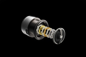 Daiwa 25 Ballistic HD LT 2500H – corp MQ aluminiu, rotor Airdrive Zaion V, MagSealed, Tough Digigear, ATD-L, frână 10 kg, 6 rulmenți, recuperare 80 cm, greutate 235 g.