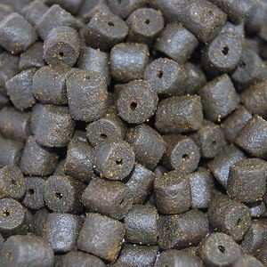 Pelete Dynamite Baits Marine Halibut Pre-Drilled 350g 14mm - Img 2