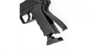 Pistol airsoft CO2 Umarex Heckler & Koch HK45 6mm cu sistem Non-Blowback, energie sub 2J și încărcător de 15 BB.