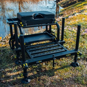 Scaun modular TEOS Seatbox TS3 D36 cu picioare telescopice și platformă antiderapantă.