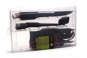 Set profesional de filetare Cormoran 3008 conținând două cuțite inoxidabile, ascuțitor manual, racletă și mănușă anti-tăiere.