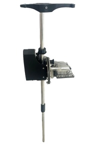 Suport Sondă Live BAM din inox – versiuni electrică, wireless și mecanică, compatibile Garmin și Lowrance, cu sistem de rotire 360° și prindere rapidă pentru barcă.