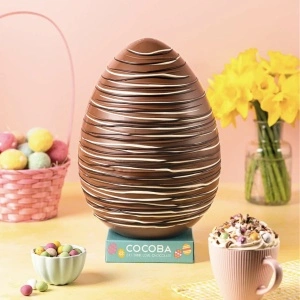 Eggstraordinar - Ou gigant de ciocolata cu lapte si bucati de caramele si fursec 250G - Img 2
