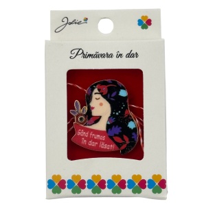 Martisor Brosa Mica in Cutie, Jolie, Design cu Mesaj, Material Metal, Dimensiune 2.5-3 cm, Model Fata