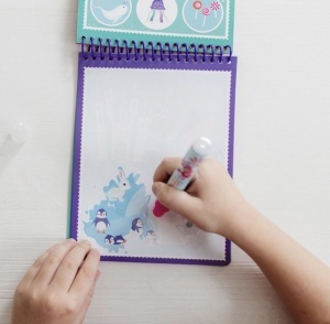Carte de Colorat Pictează cu Apă Unicorn Totum pentru Copii, Activitate Creativă - Img 5