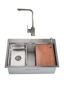 Chiuveta de bucatarie handmade Sandonna HD7050 cu tavita, tocator si dispenser de sapun incluse + Baterie Nera pivotanta - Img 3