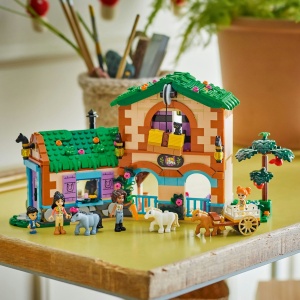 Lego Friends Ferma Si Grajd Pentru Ponei 42654 - Img 5