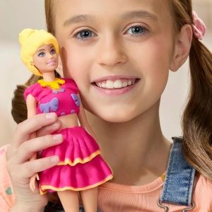 Play Doh Barbie Set Volanase Si Fundite Cu Papusa Inclusa - Img 4