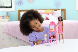 Barbie Set De Joaca Papusa Barbie Bruneta Mulatra Face Cariera Profesoara - Img 5
