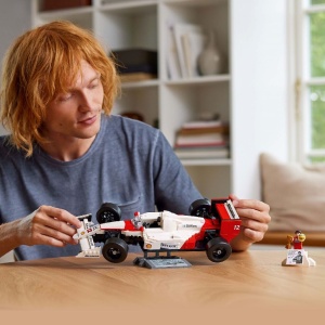 Lego Icons Mclaren Mp4/4 Si Ayrton Senna 10330 - Img 3