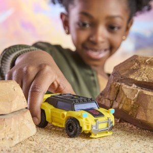 Transformers Cyberworld Robot Bumblebee Convertibil 10Cm - Img 4
