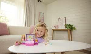 Barbie Family And Friends Set Clubul Lui Chelsea Petrecere Cu Ceai Surpriza - Img 4