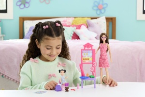 Barbie Set De Joaca Papusa Barbie Bruneta Cu Rochie Roz Face Cariera Profesoara - Img 4