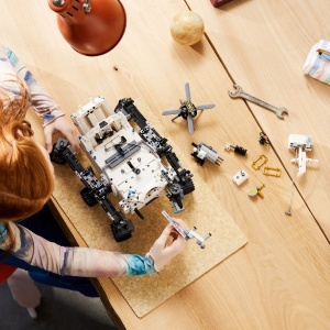 Lego Technic Nasa Mars Rover Perseverance 42158 - Img 4