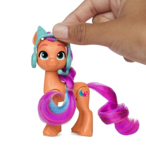 My Little Pony Sunny Starscout Pe Scooter Set Figurina Si 4 Accesorii - Img 5