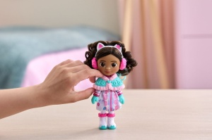 Gabbys Dollhouse Filmul Papusa Tinuta De Iarna Cu Accesorii - Img 5