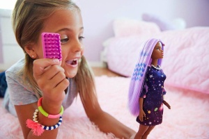 Papusa Barbie Fashionista Fii Hairstilist - Img 8